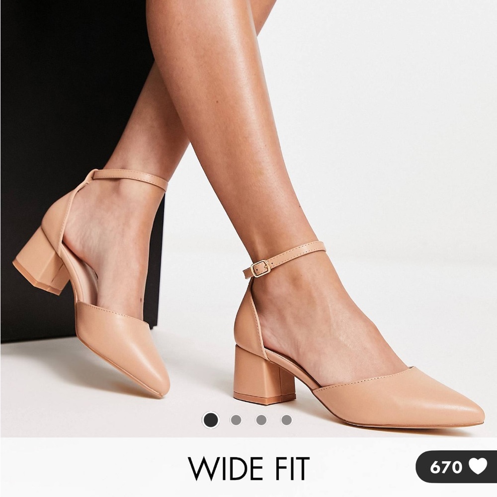 Beige pointed heels